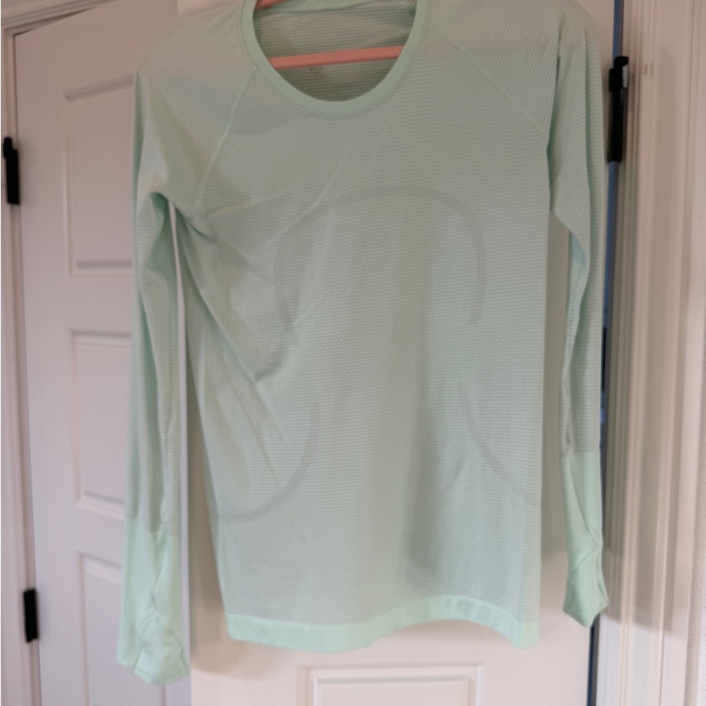 Lululemon Swiftly Tech 2.0 Hip Length Size 6 Sea Mist. EUC